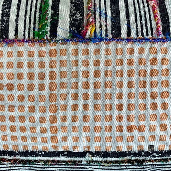 Picture of Almohadón 40x60 Cuadradito